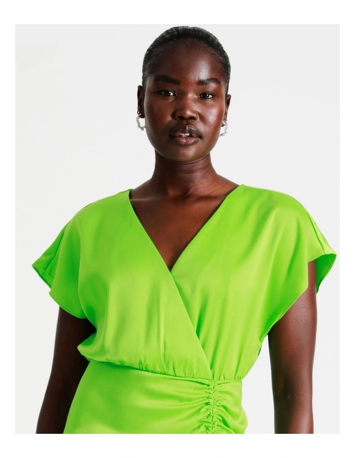 Hot Sale π€© Wayne Cooper Ruched Satin Mini π Dress In Lime β¨ 6 Hot Sale π€© Wayne Cooper Ruched Satin Mini π Dress In Lime β¨ - Image 4